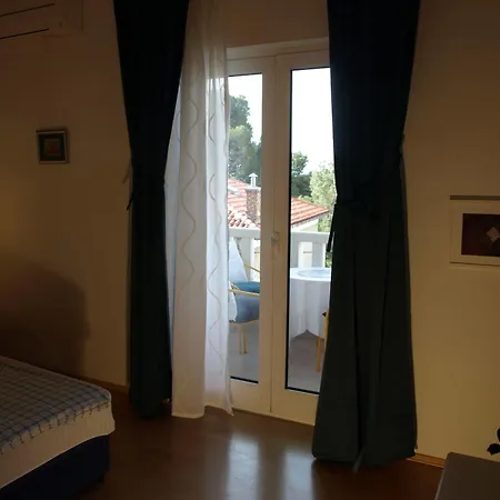 Apartment Issa Makarska