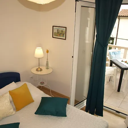 Issa Apartment