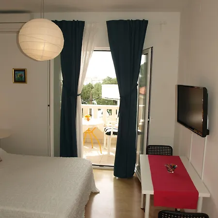 Issa Apartment