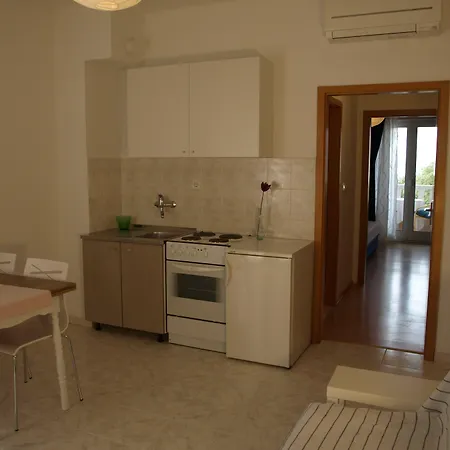 Issa Apartment