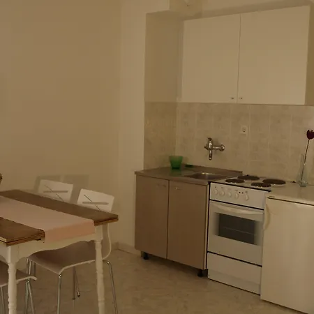 Issa Apartment
