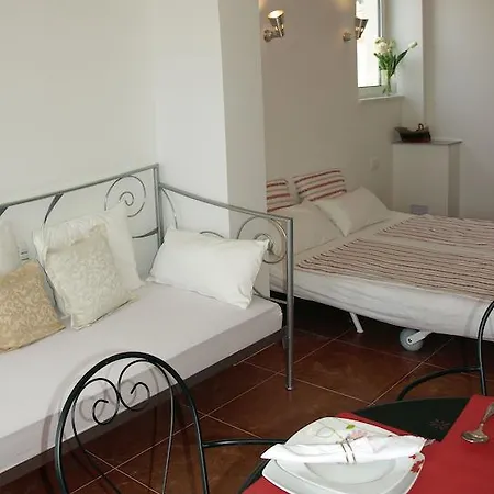 Issa Apartment