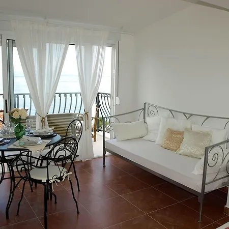 Issa Apartment Makarska