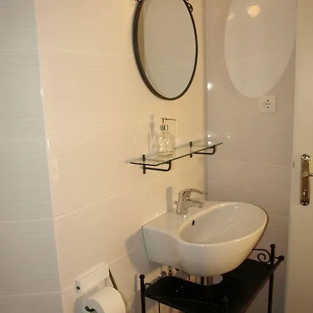 Issa Apartment