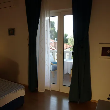 Issa Lägenhet Makarska